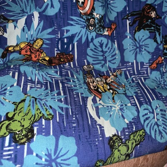 Marvel Avengers Hawaiian Camp Collared Shirt L - Picture 6 of 7